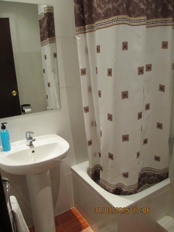 Hostal Machín Madrid Ngoại thất bức ảnh