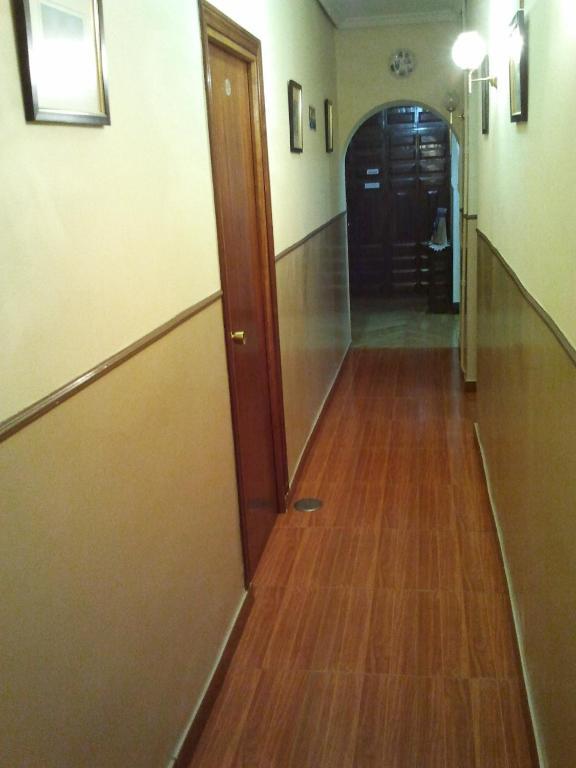 Hostal Machín Madrid Ngoại thất bức ảnh